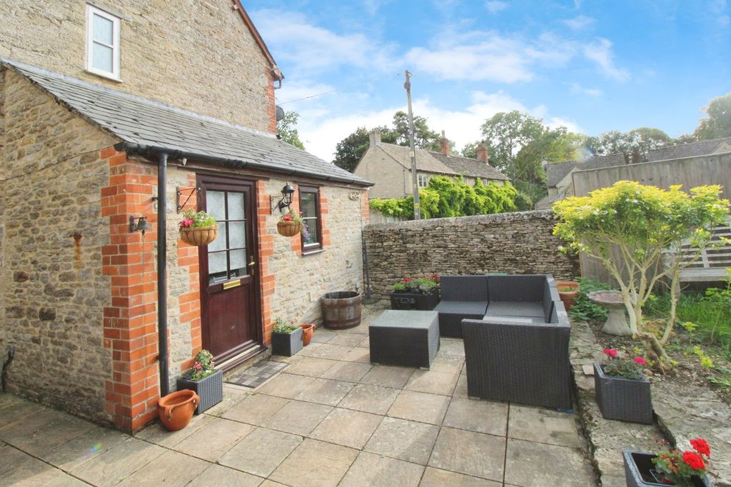 Property photo 2 of 13