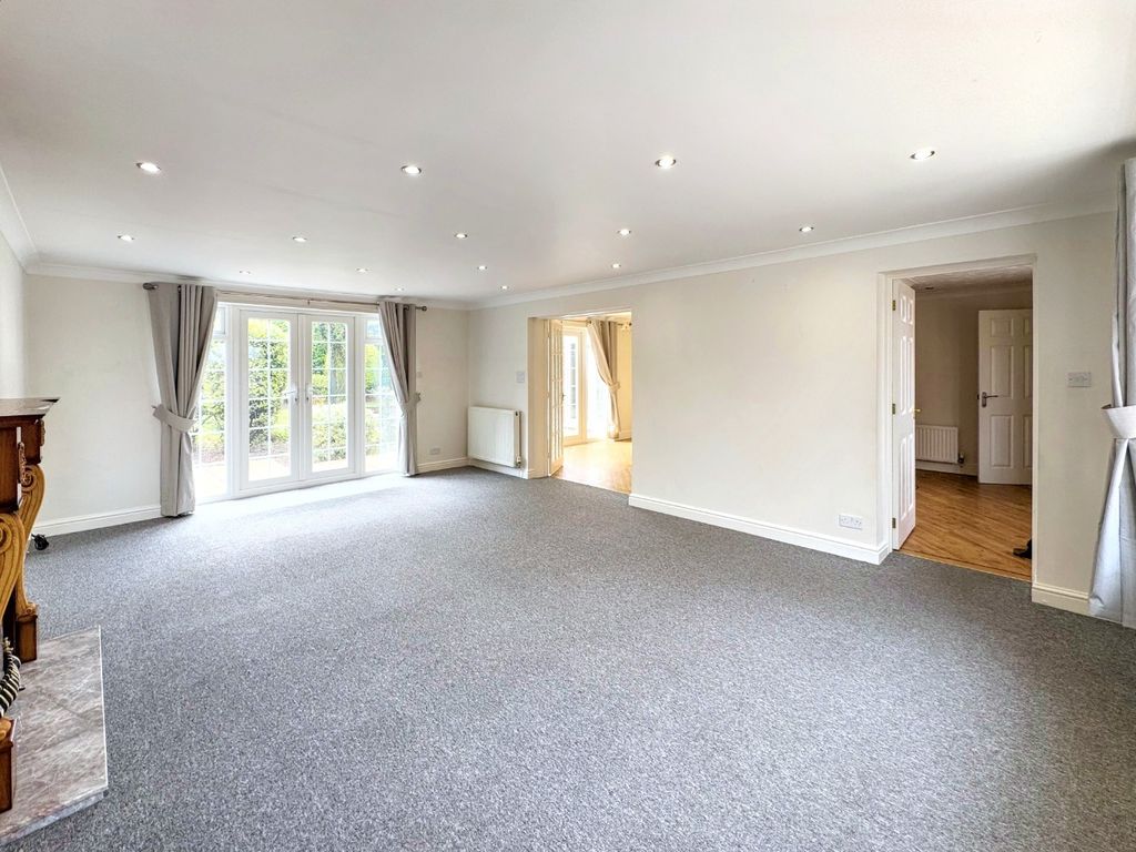 Property photo 3 of 24