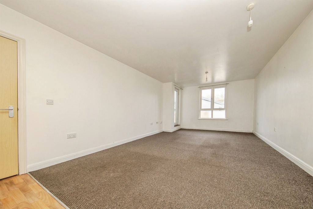 Property photo 3 of 9