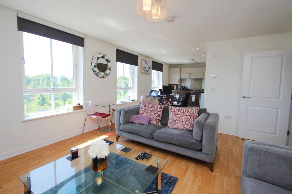 Property photo 3 of 12