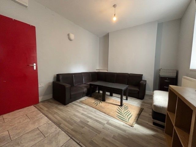 Property photo 3 of 9 21 10