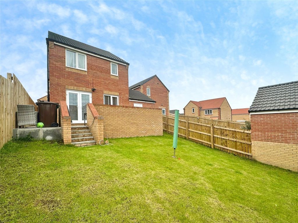 Property photo 2 of 20 Picture No. 12