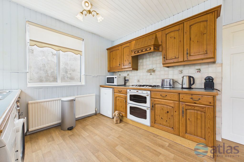 Property photo 3 of 38 Kitchen