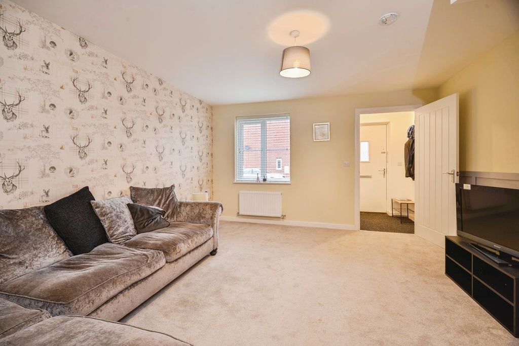 Property photo 2 of 17