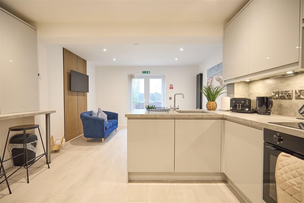 Property photo 1 of 14 9 Buttermere Road 2.Jpg