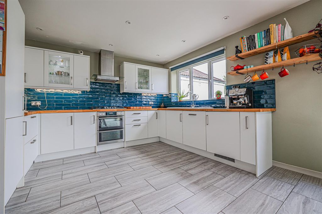 Property photo 2 of 36 980A9452-1.Png