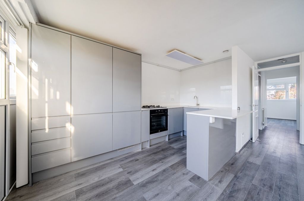 Property photo 3 of 13 Kitchen3