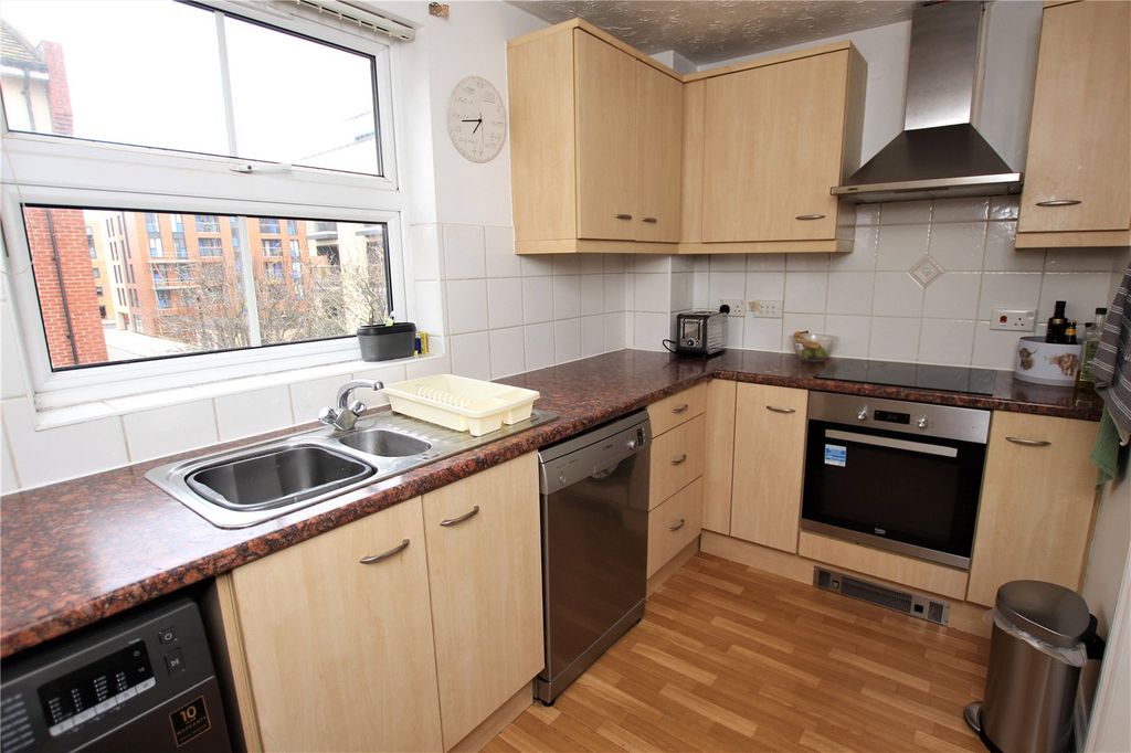 Property photo 2 of 13 Picture No. 03