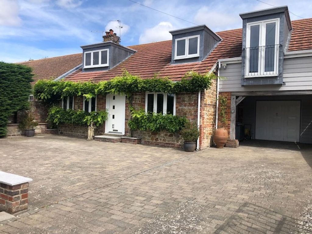 Property photo 1 of 16 Front