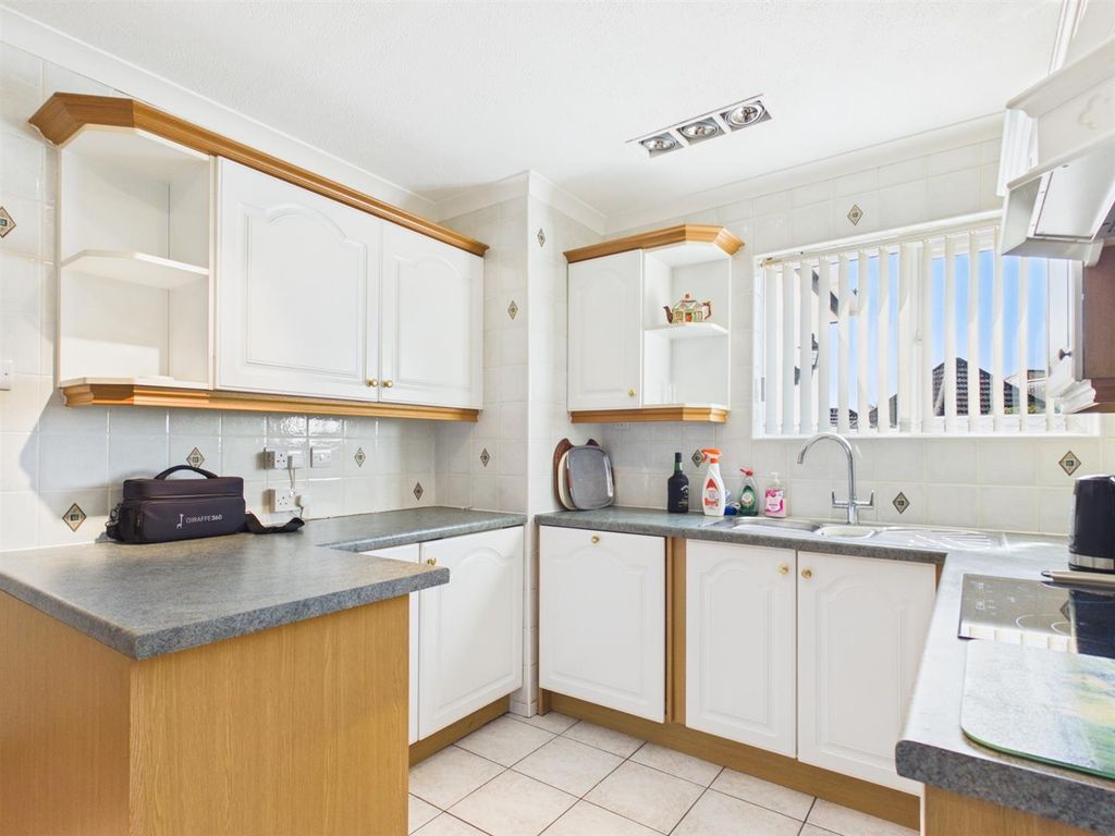 Property photo 2 of 21 Kitchen 2.Jpg