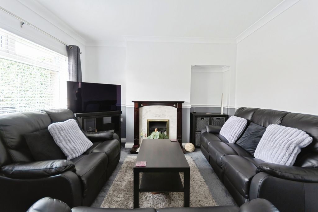 Property photo 3 of 17 Reception Room