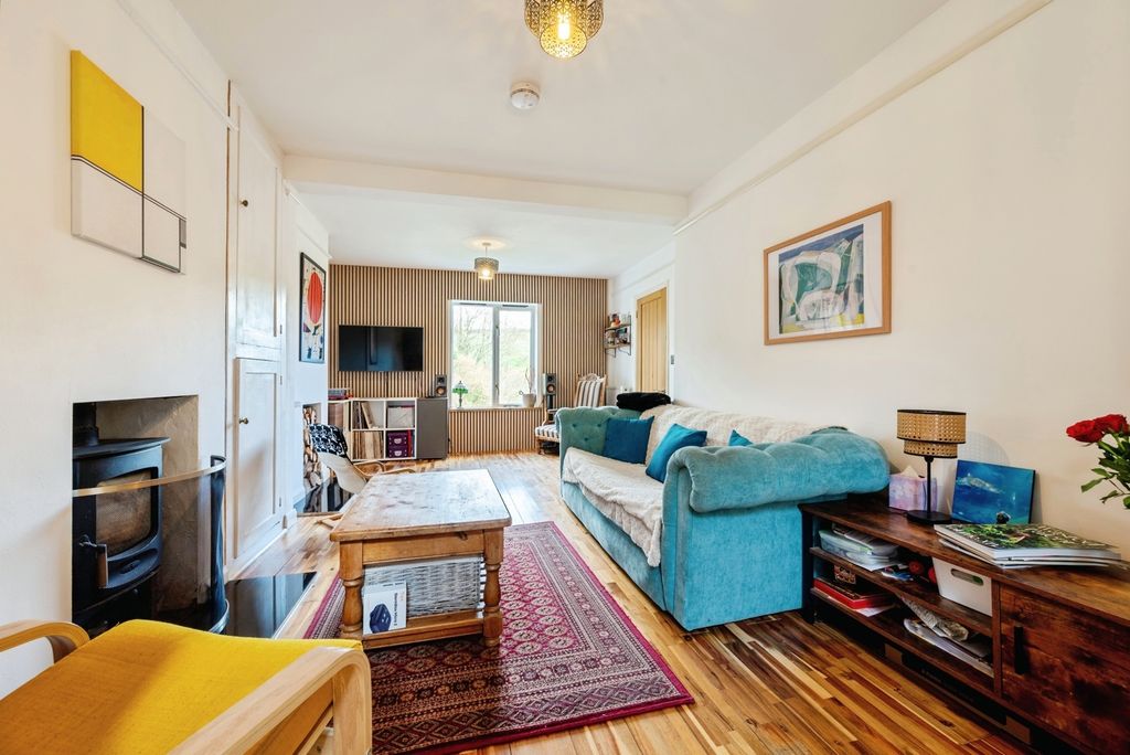 Property photo 3 of 20 Pbox-Img.Jpg