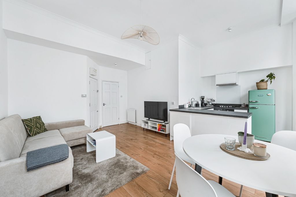 Property photo 3 of 11 5540342