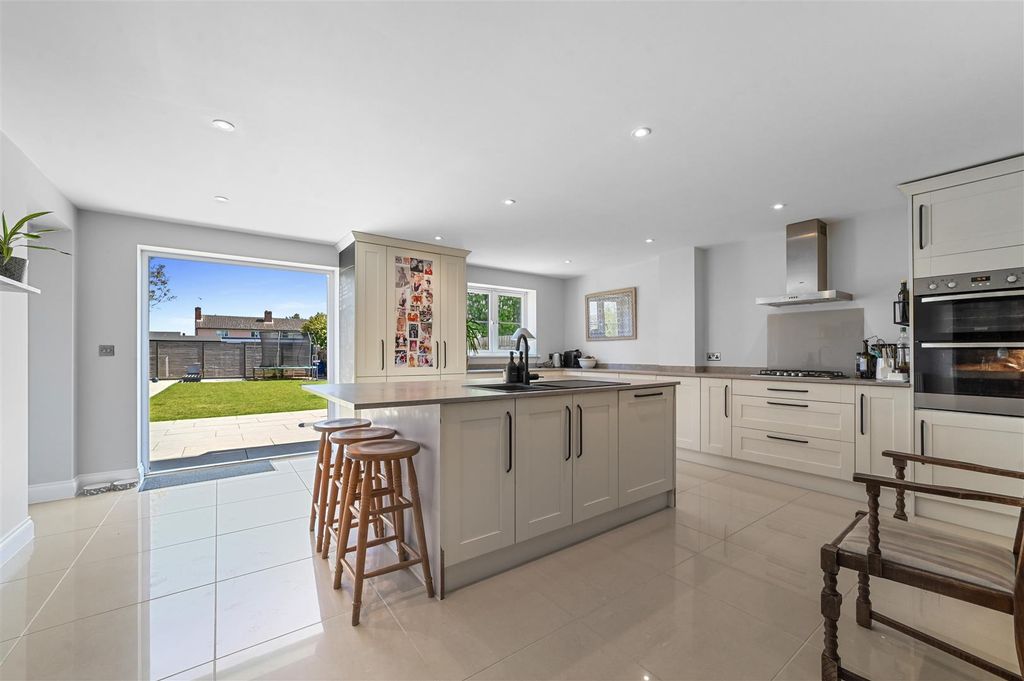 Property photo 2 of 17 Kitchen