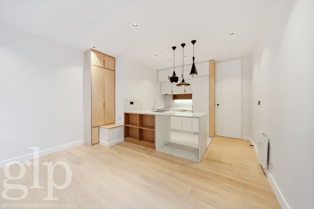 Property photo 3 of 11 2556634