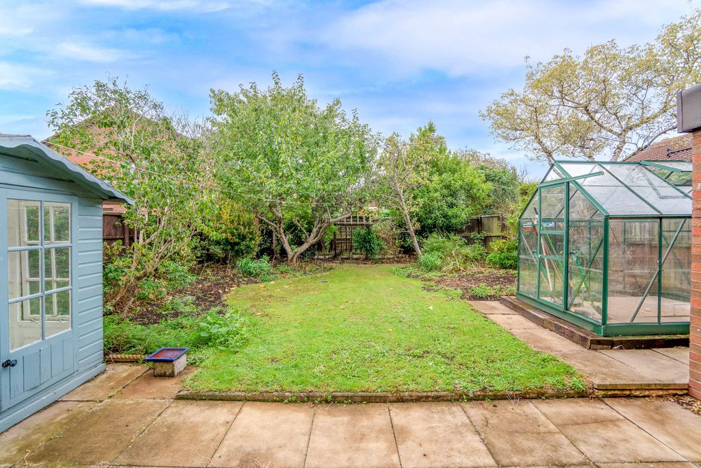 Property photo 2 of 20