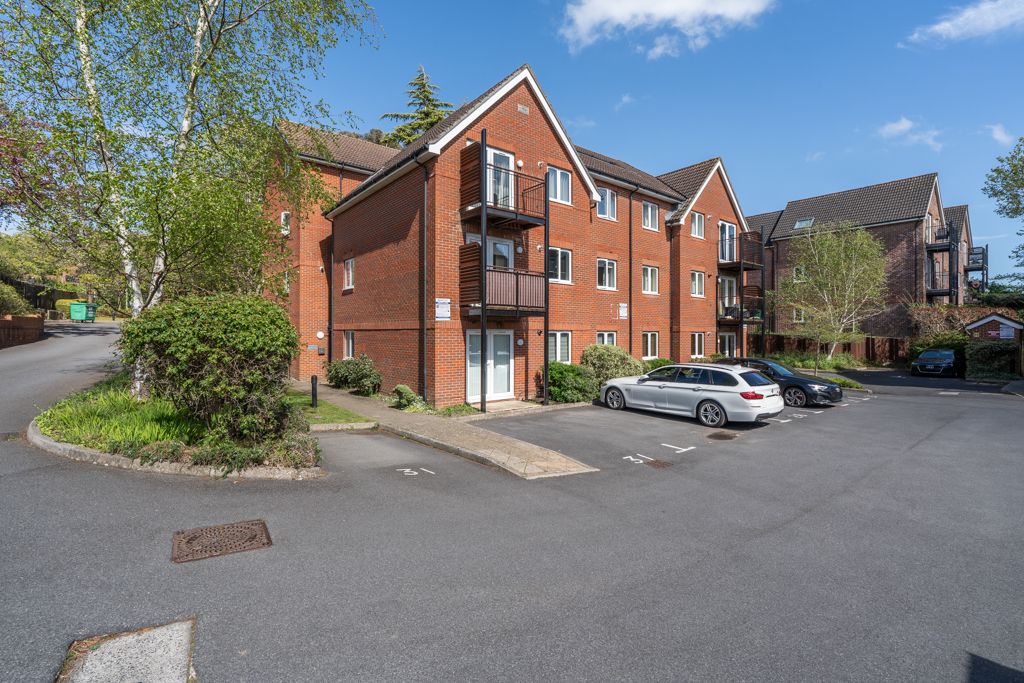 Property photo 1 of 12