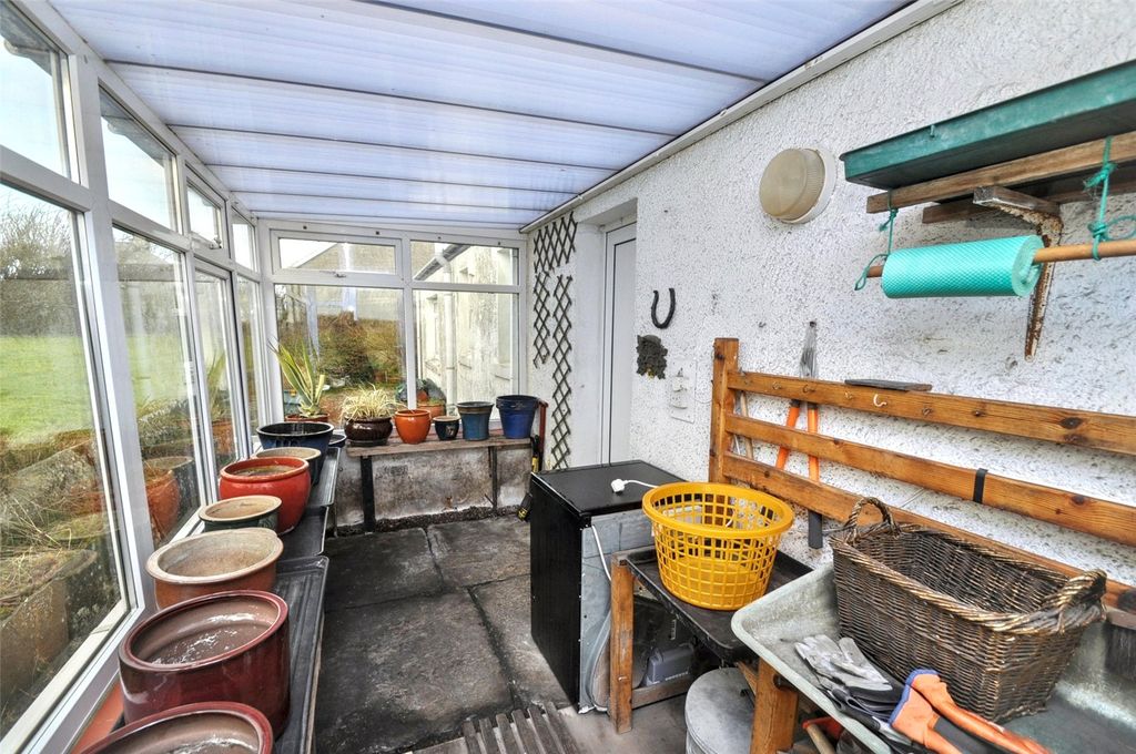 Property photo 2 of 18 Entrance Porch