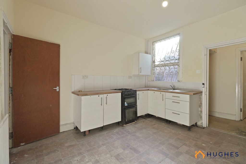 Property photo 3 of 17