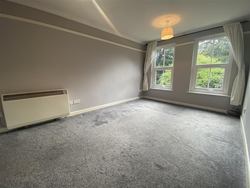 Property photo 2 of 7 Living Room