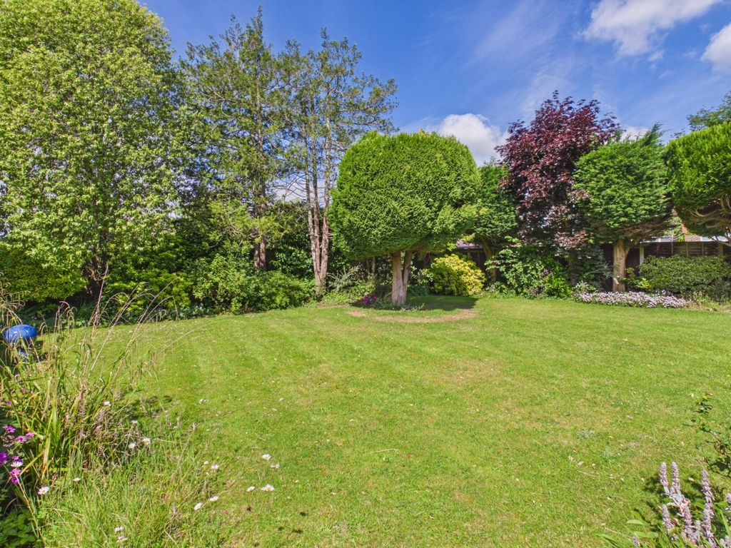Property photo 2 of 16 Garden