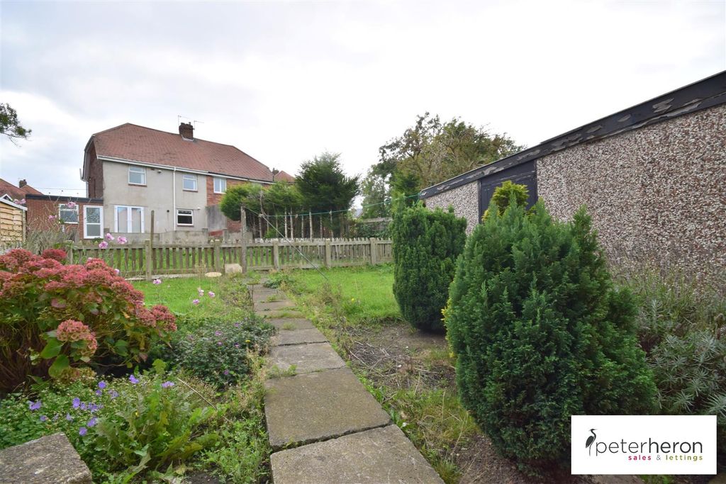 Property photo 2 of 10 Outside