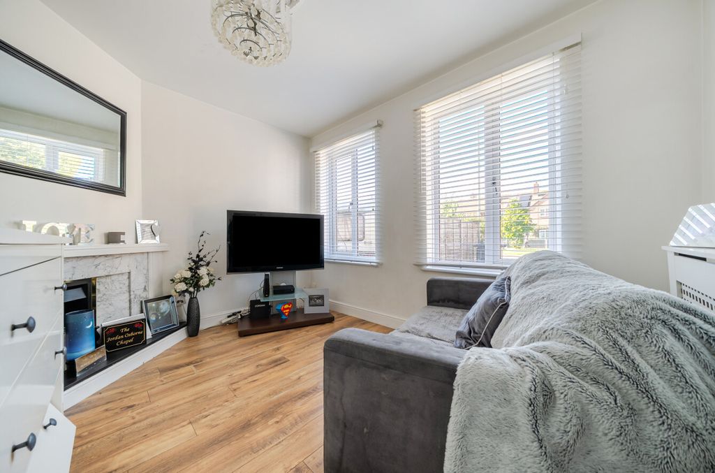 Property photo 3 of 13 1527813-25-1A0F71...