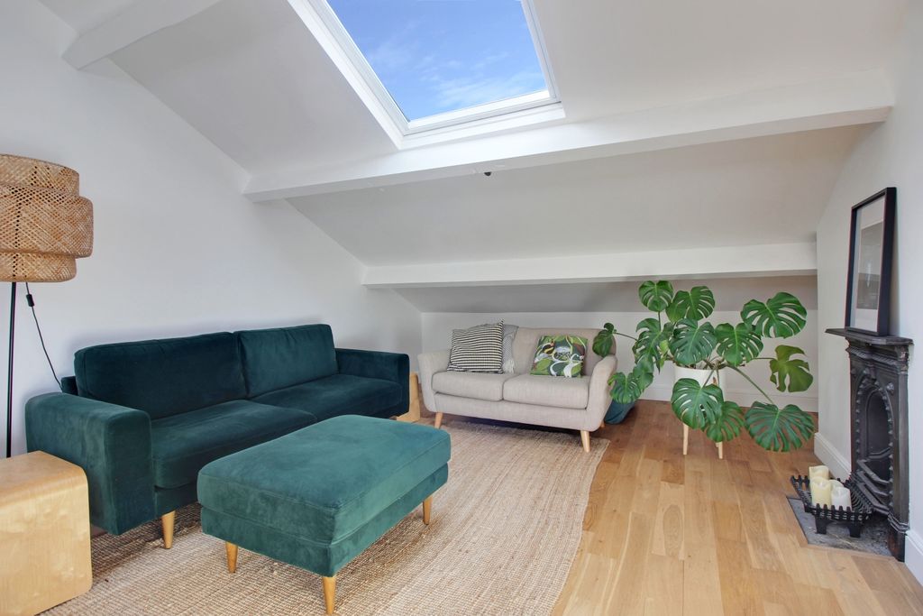 Property photo 2 of 17 2nd Floor Reception Room