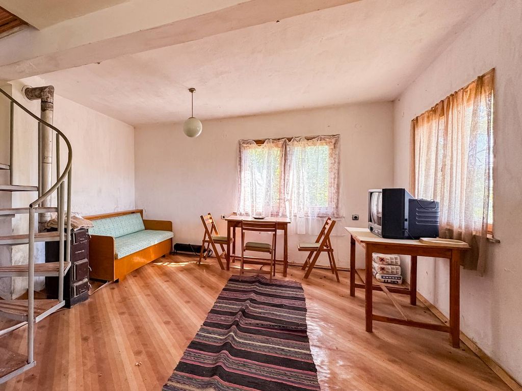 Property photo 3 of 13