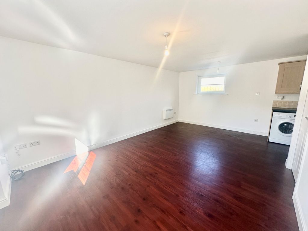 Property photo 3 of 6 Bedroom