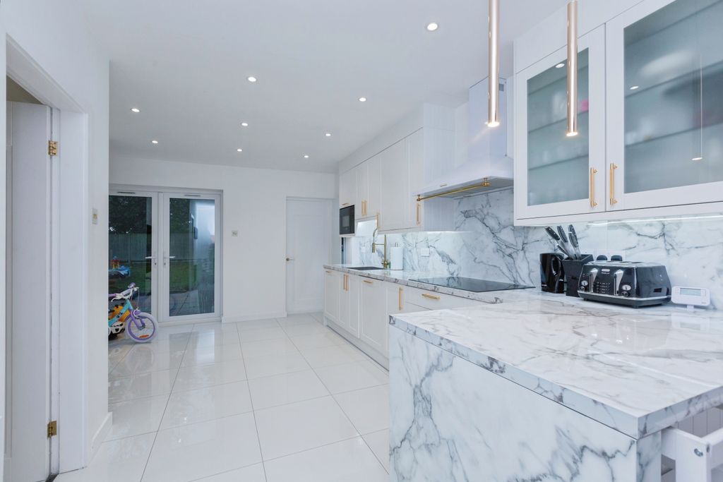 Property photo 2 of 20 Photo #2