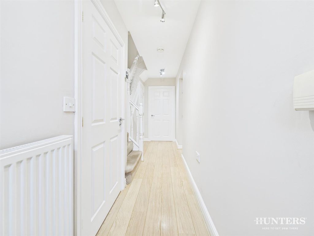 Property photo 2 of 19 Cam03792G0-Pr0350-Still001.Jpg