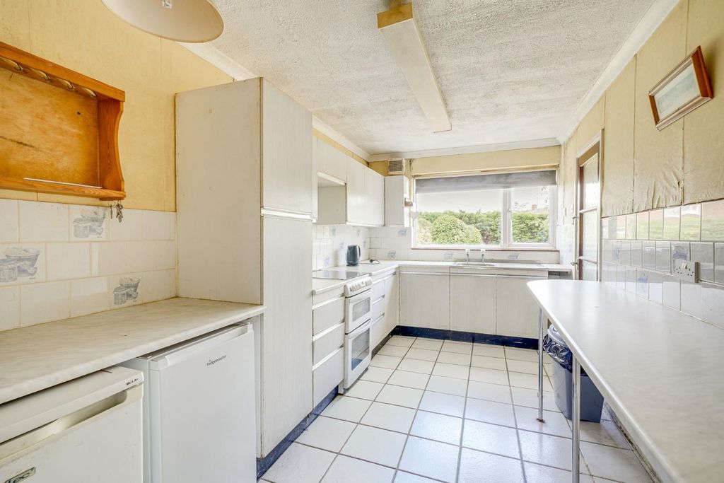 Property photo 3 of 25