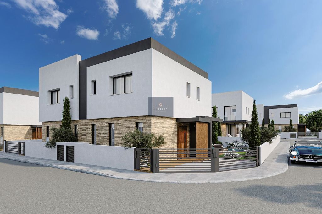 Property photo 3 of 11