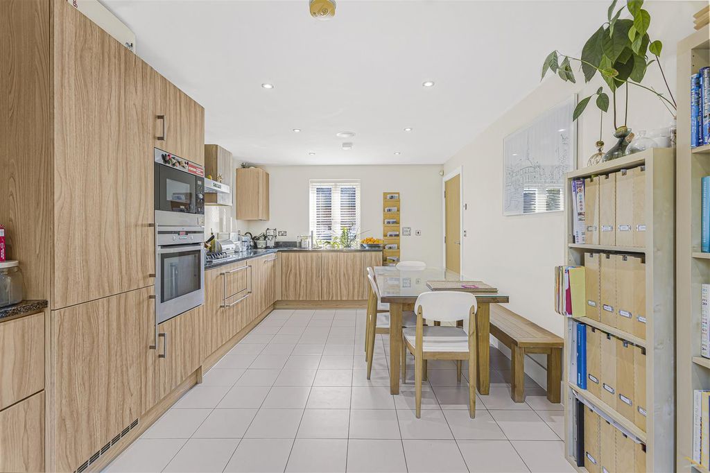 Property photo 2 of 25 14_38525.Jpg