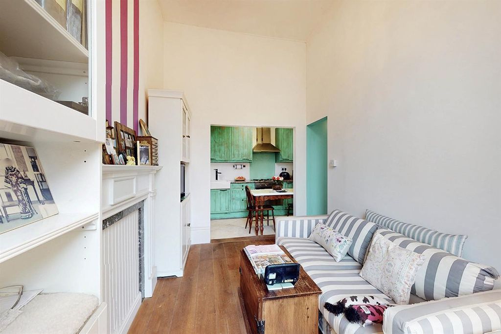 Property photo 3 of 11 Photo 2