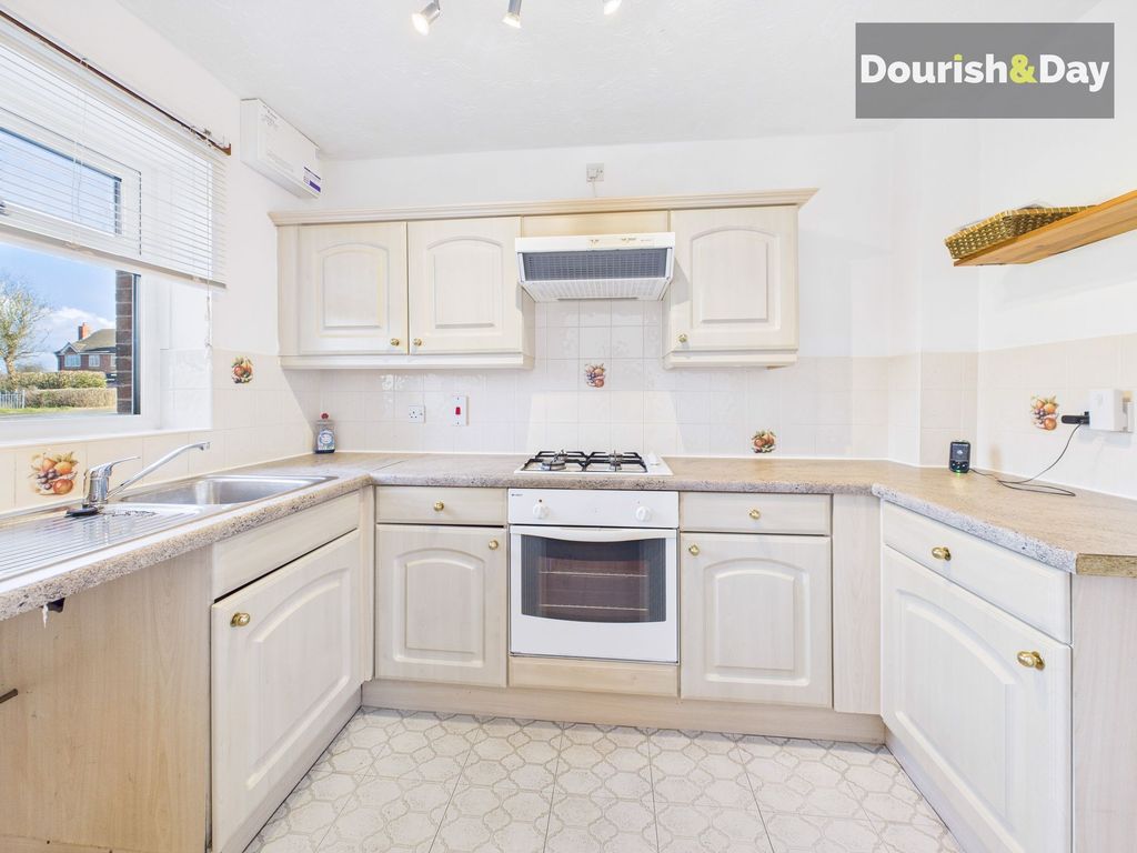 Property photo 3 of 13 Kitchen