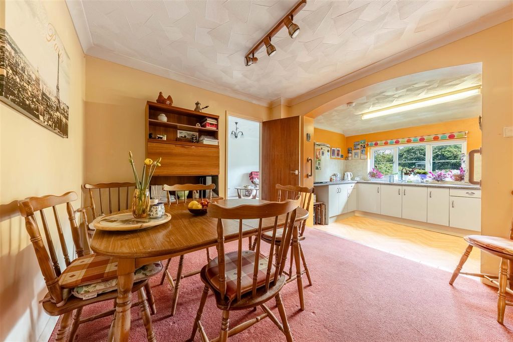 Property photo 3 of 20 Kitchen Breakfast Room