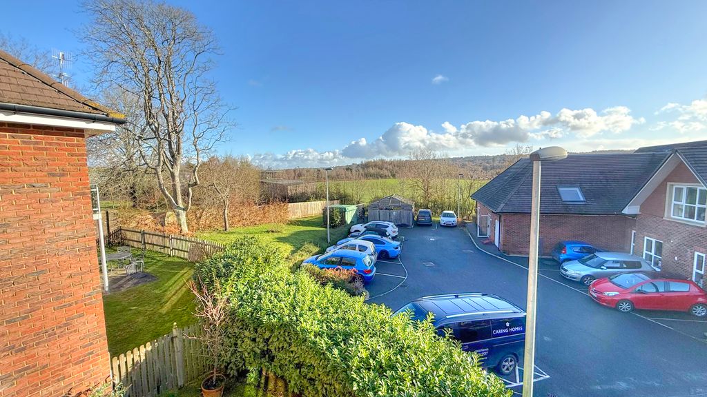 Additional image 7 of 2 bed flat for saleFarnham Road, Liss, Hampshire GU33