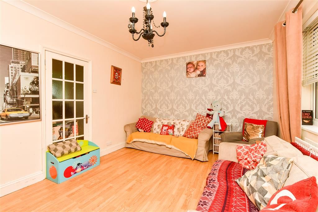 Property photo 2 of 13 Lounge