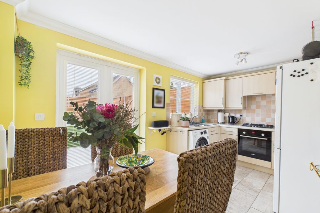 Property photo 2 of 12 Kitchen Diner