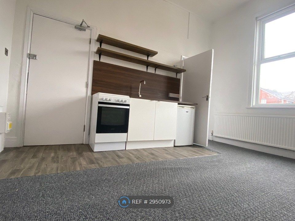 Property photo 2 of 6 Lounge/Kitchen