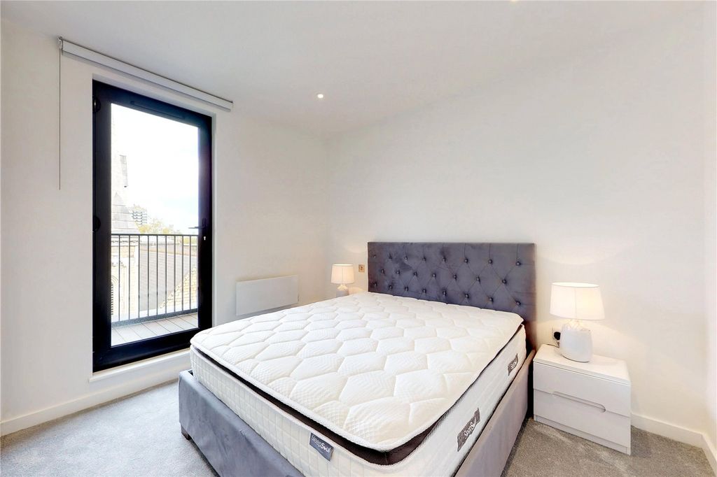 Property photo 2 of 7 Picture No. 11