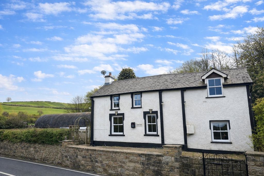 Property photo 1 of 30