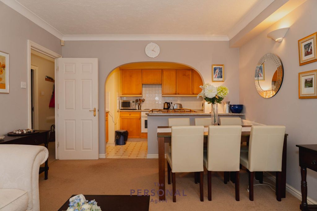 Property photo 3 of 9