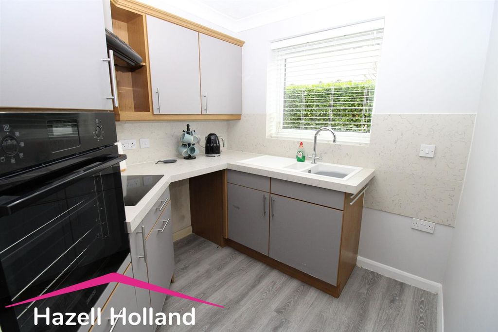 Property photo 3 of 16 Untitled Design (65).Jpg