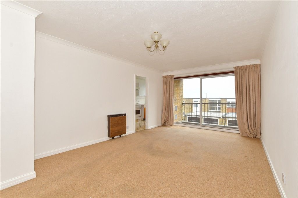 Property photo 3 of 13 Lounge/Dining Room