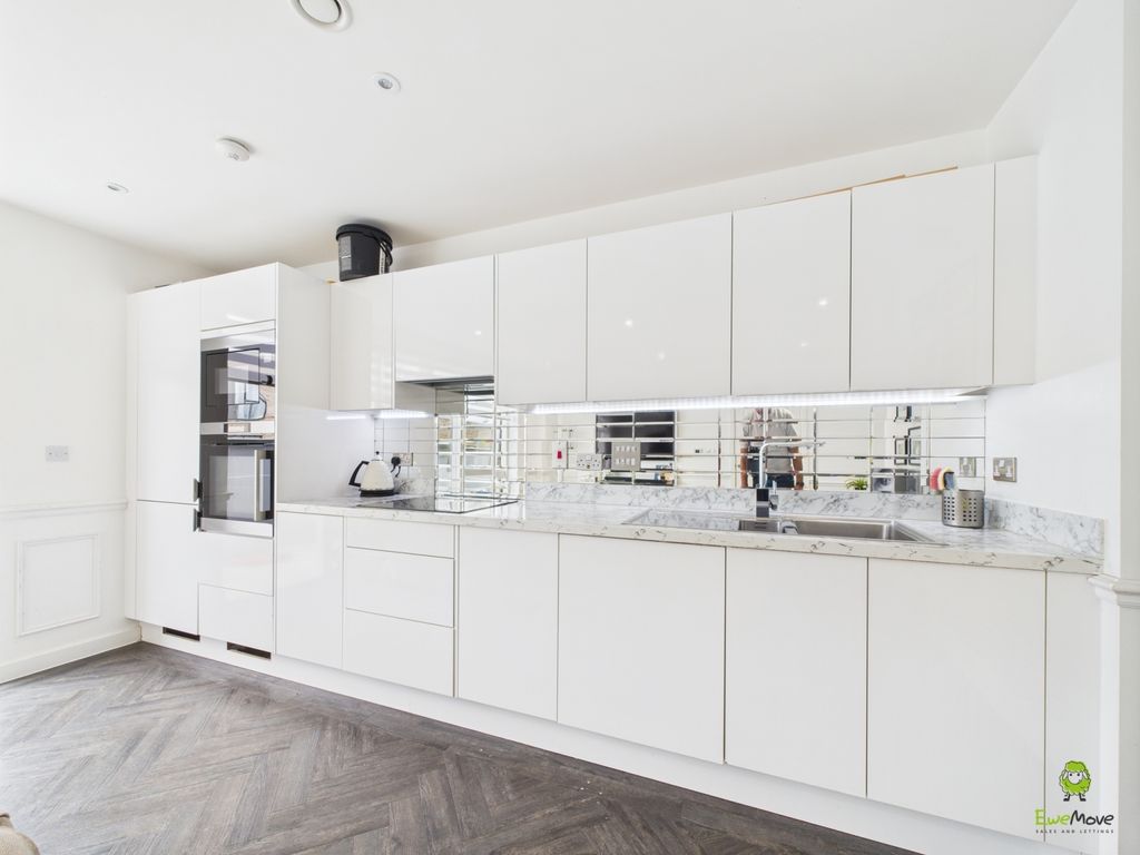Property photo 2 of 12 Presented By Kevin At Ewemove Bexleyheath And Dart