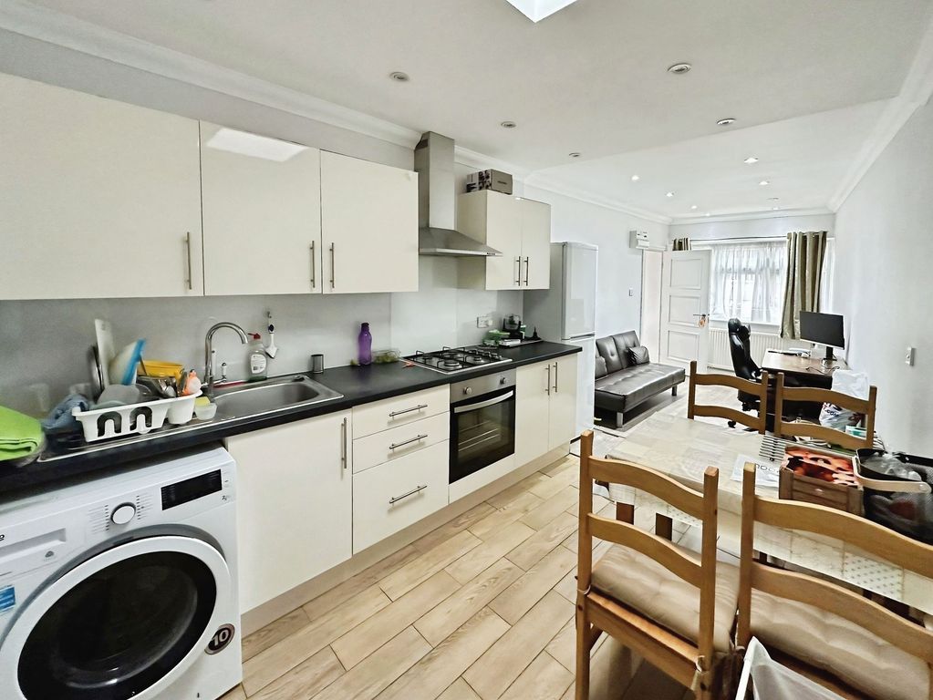 Property photo 2 of 5