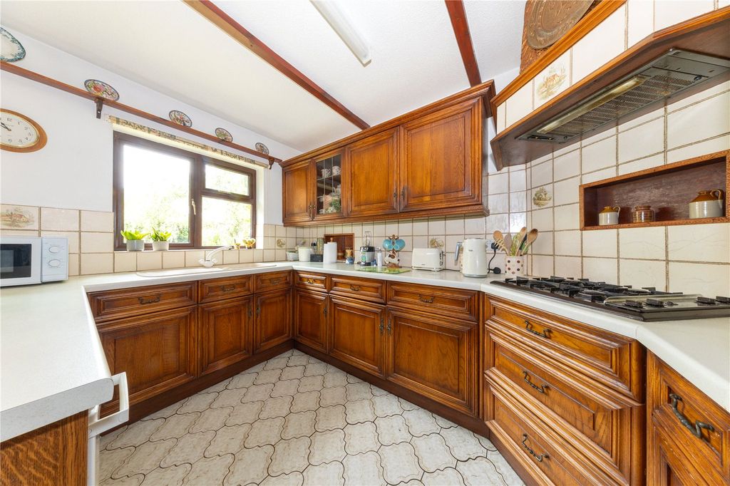 Property photo 3 of 22 Kitchen Breakfast Rm